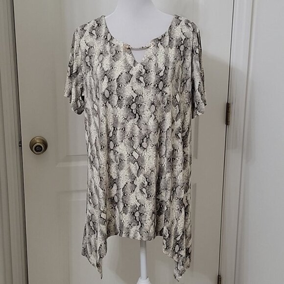 Above and Beyond White/Grey Floaty Short Sleeve Sz 2x - Picture 12 of 12